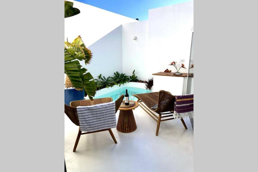 Вилла Unique, Stylish & Calm El Estanque By The Sea, Adults Only Коста-Тегисе Экстерьер фото