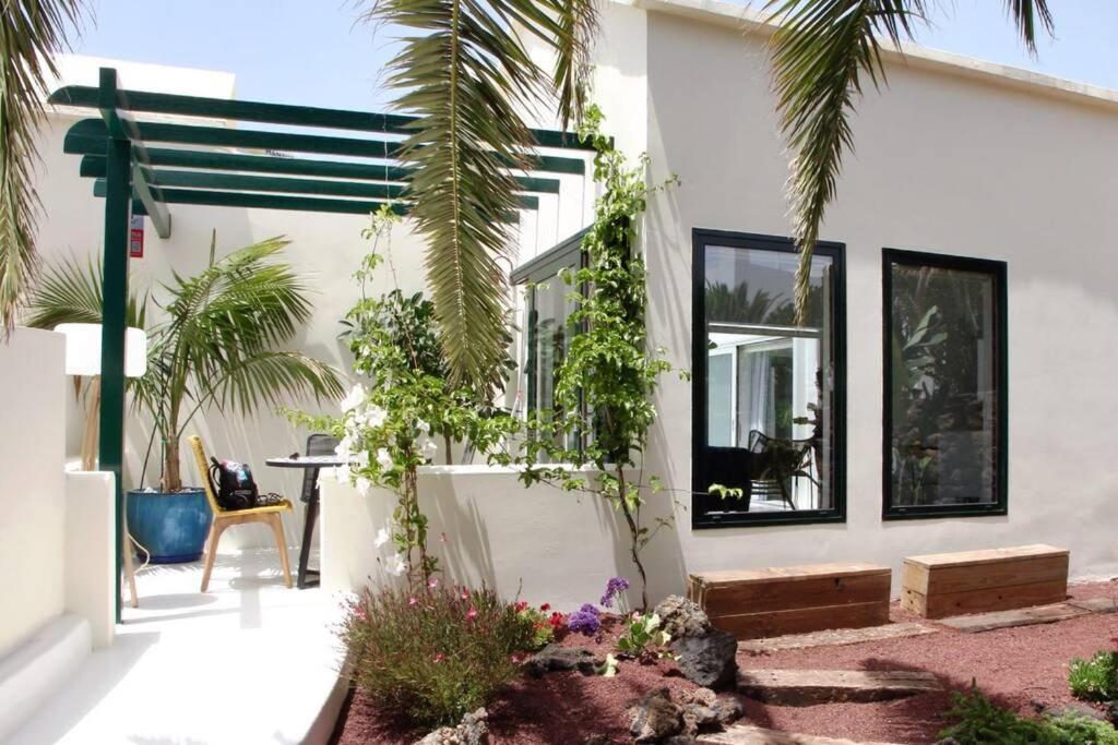 Вилла Unique, Stylish & Calm El Estanque By The Sea, Adults Only Коста-Тегисе Экстерьер фото