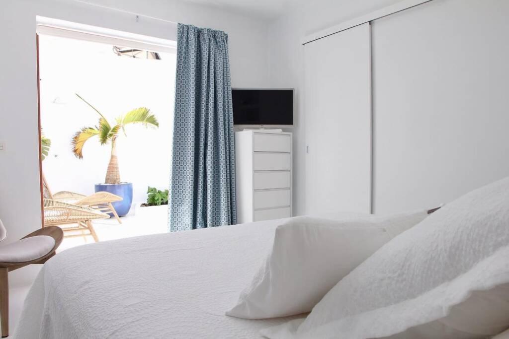 Вилла Unique, Stylish & Calm El Estanque By The Sea, Adults Only Коста-Тегисе Экстерьер фото