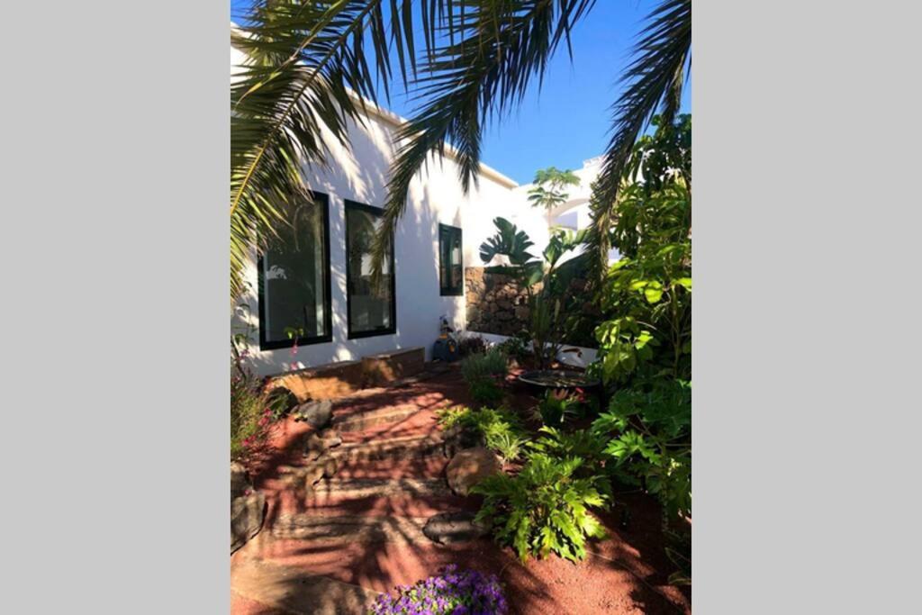 Вилла Unique, Stylish & Calm El Estanque By The Sea, Adults Only Коста-Тегисе Экстерьер фото